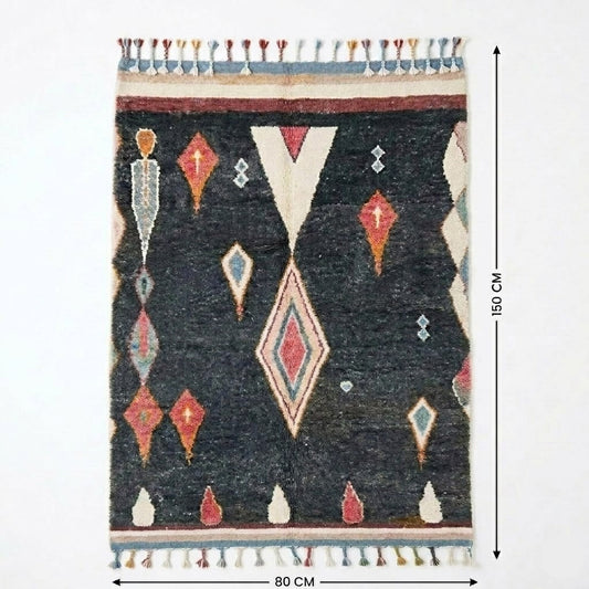 Tapis Azilal noir multicolore dimensions 80 x 150 cm fond blanc