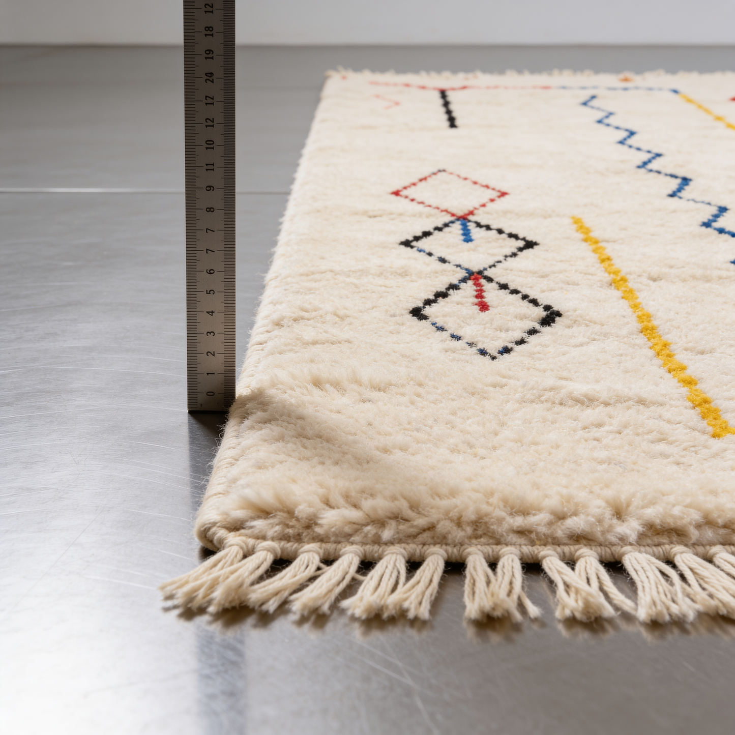 Tapis Berbère Azilal Blanc à Poils Longs