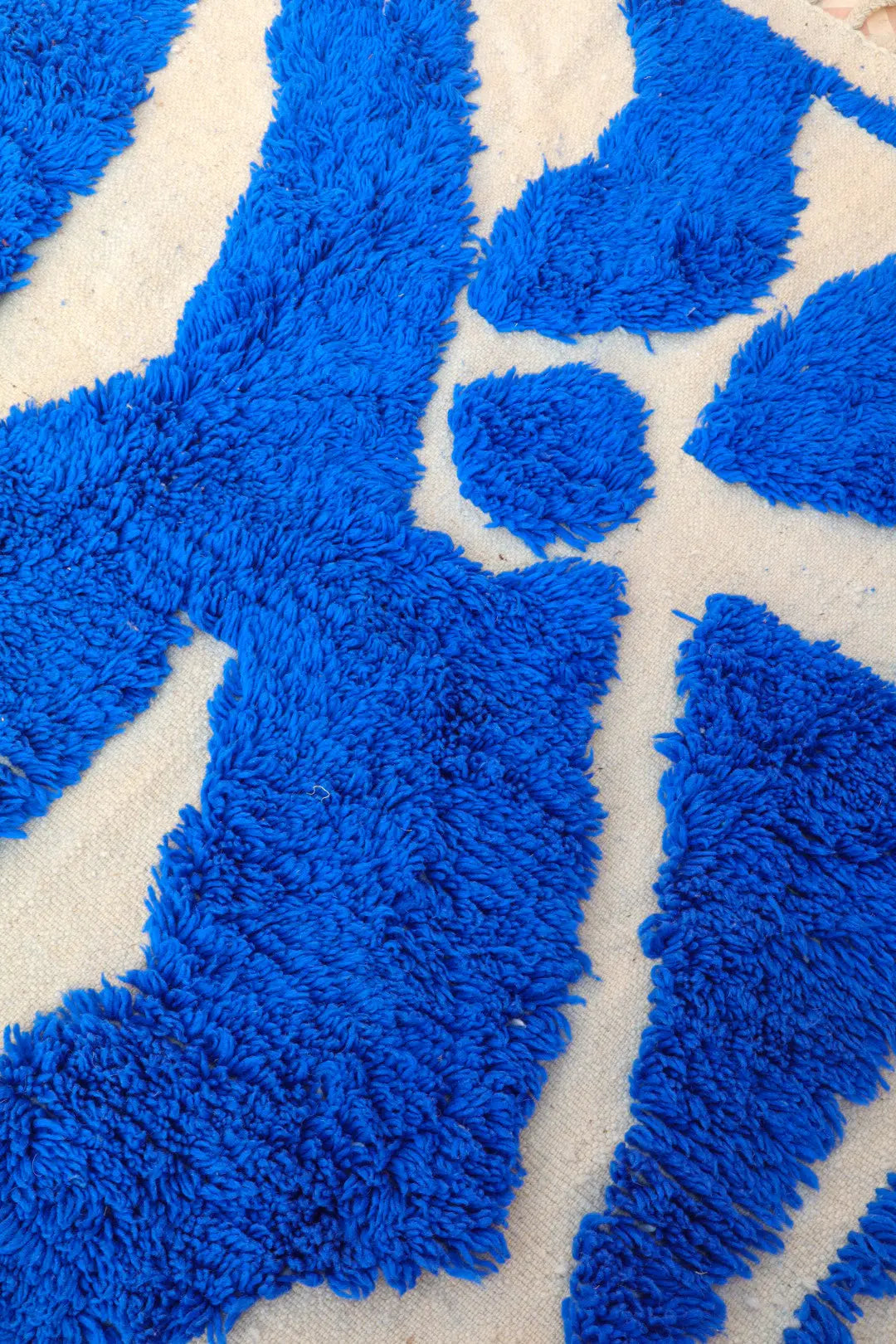 Tapis Berbère Béni Ouarain Moderne Bleu À Reliefs