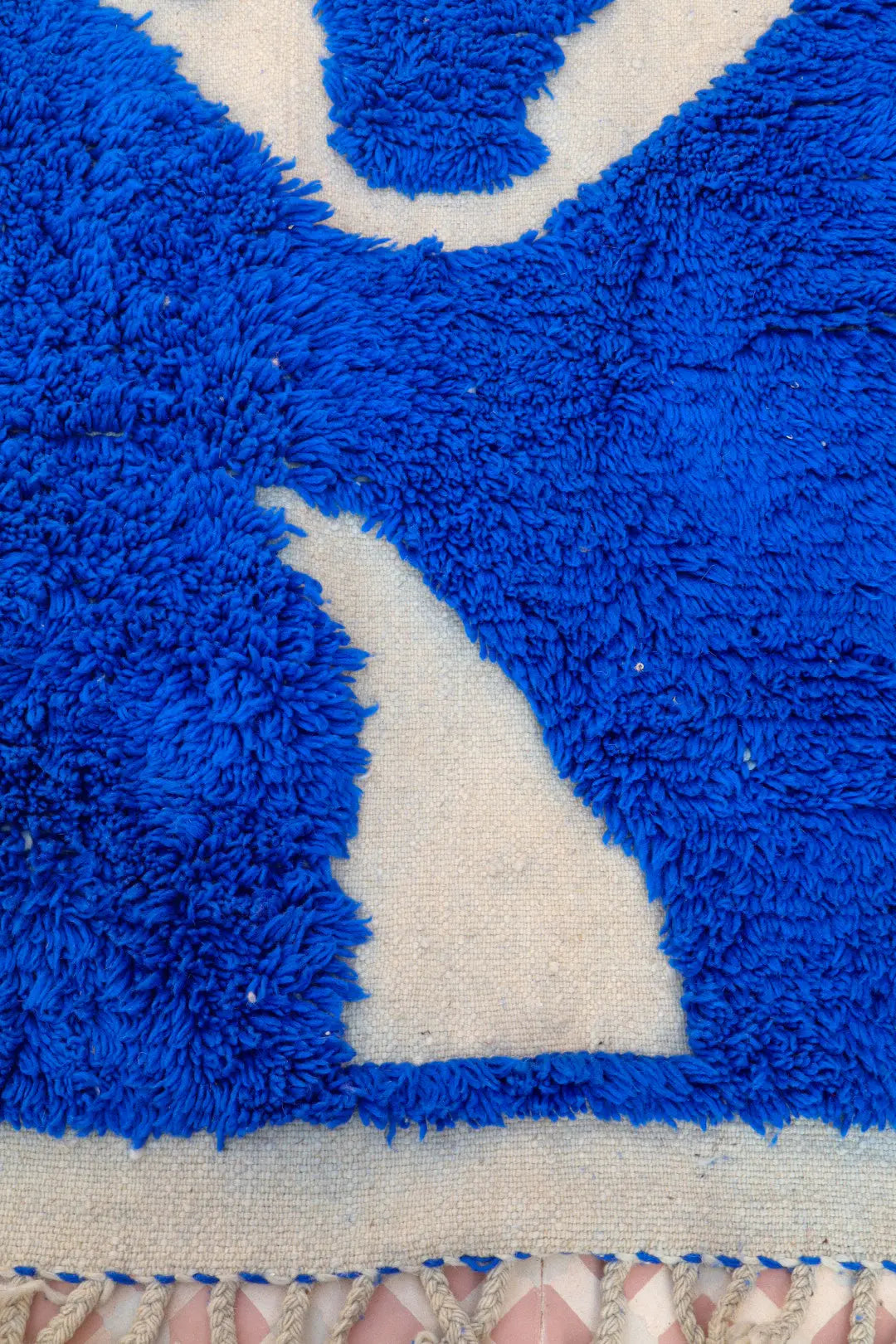 Tapis Berbère Béni Ouarain Moderne Bleu À Reliefs