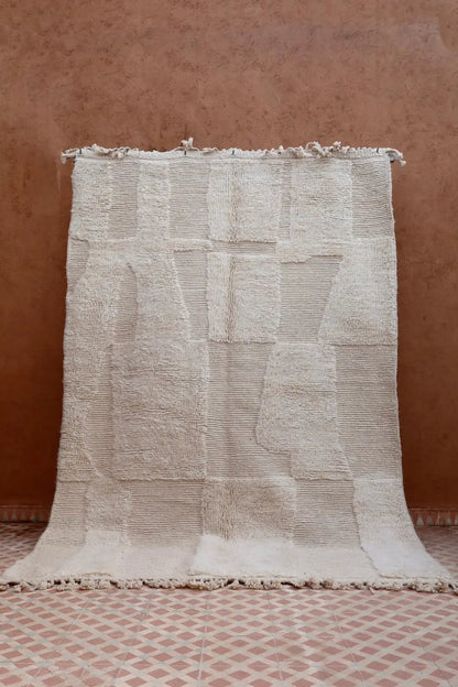 Tapis Berbère Béni Ouarain Blanc Moderne à Motifs Abstrait