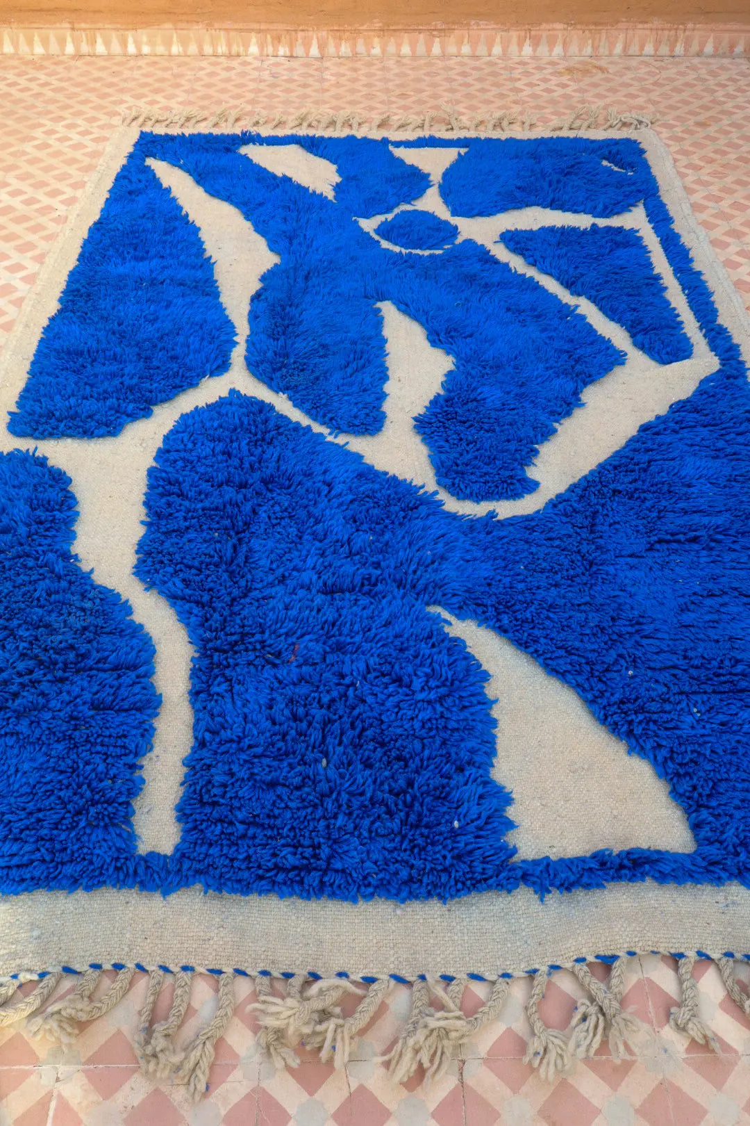 Tapis Berbère Béni Ouarain Moderne Bleu À Reliefs