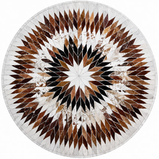 Tapis en cuir multicolore rond vue détail assemblage patchwork motif étoile blanc marron noir