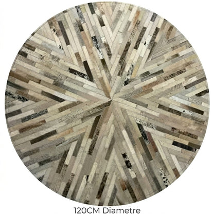 Vue de dessus d'un tapis en cuir patchwork rond multicolore à motif étoile, diamètre 120 cm