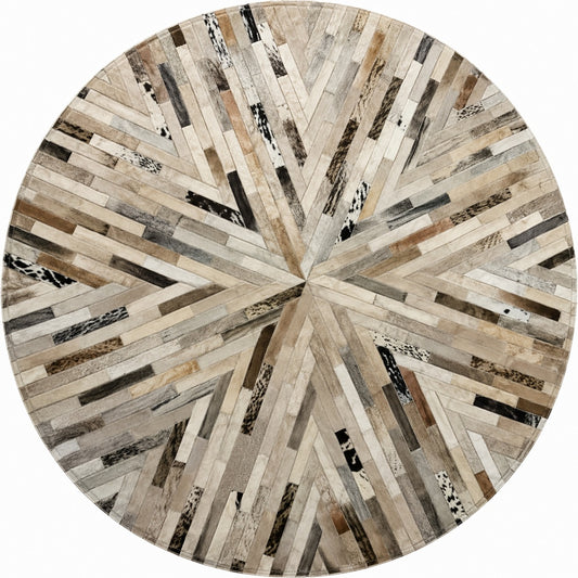 Tapis en cuir patchwork rond bandes rayonnantes tons beige gris et noir fond blanc