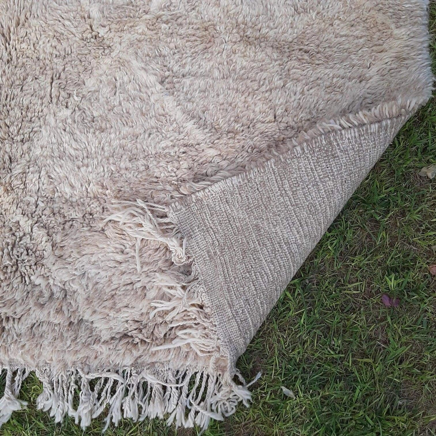 Grand Tapis Berbère Crème Losanges Tonaux Ivoire - ambiance décoration intérieure marocaine artisanale