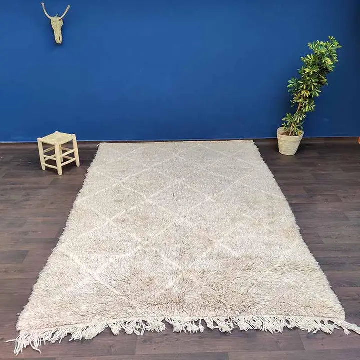 Grand Tapis Berbère Crème Losanges Tonaux Ivoire - détail de la texture - laine naturelle de haute qualité