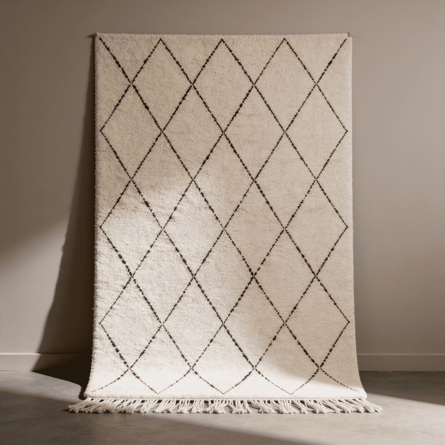 Tapis Berbère Beni Ouarain | Résille Losanges Blanc et Noir Touffeté | Berbère Tapis