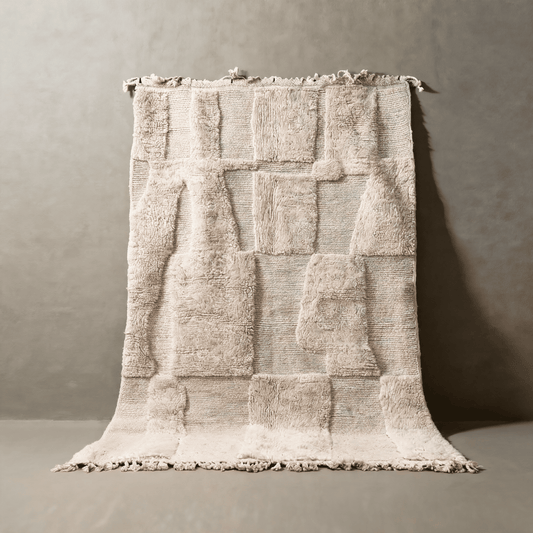 Tapis Berbère Béni Ouarain Blanc Moderne à Motifs Abstrait