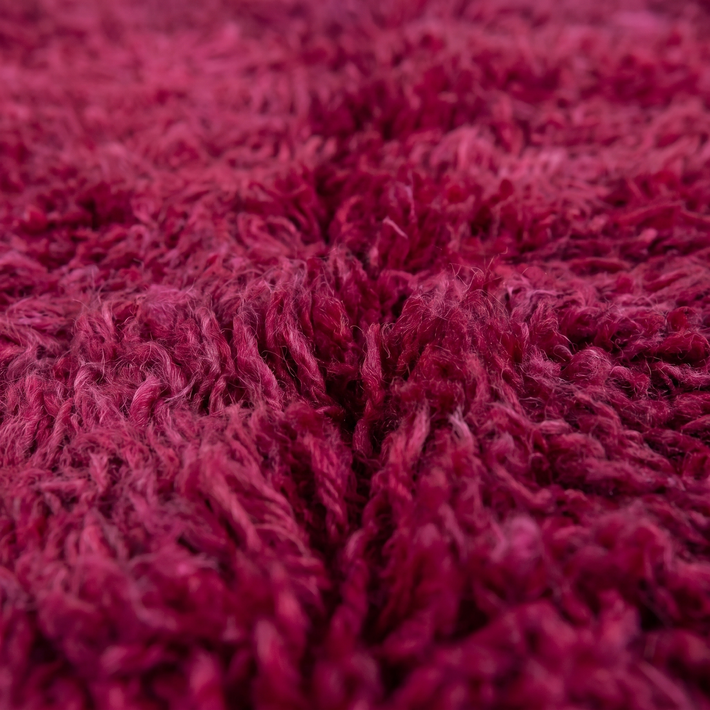 Reneda - Détail macro de la laine et du tissage du tapis Berbère