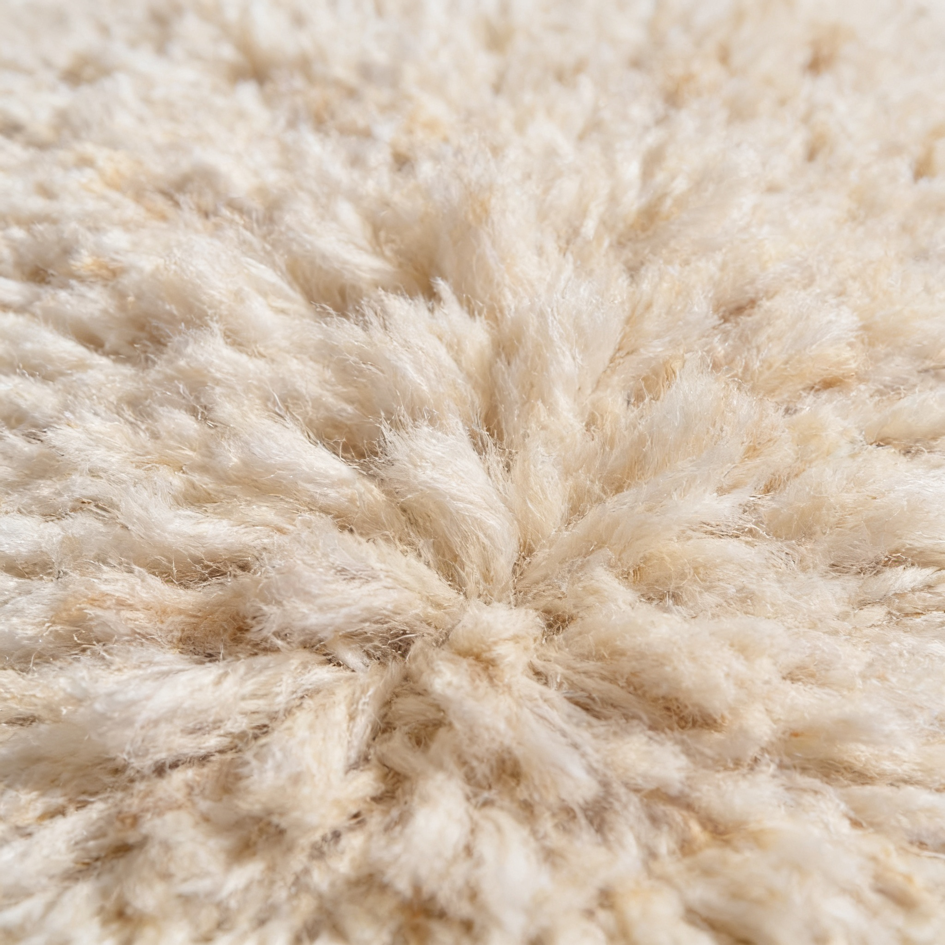 Tapis Berbère Beni Ouarain shaggy écru - détail macro de la laine