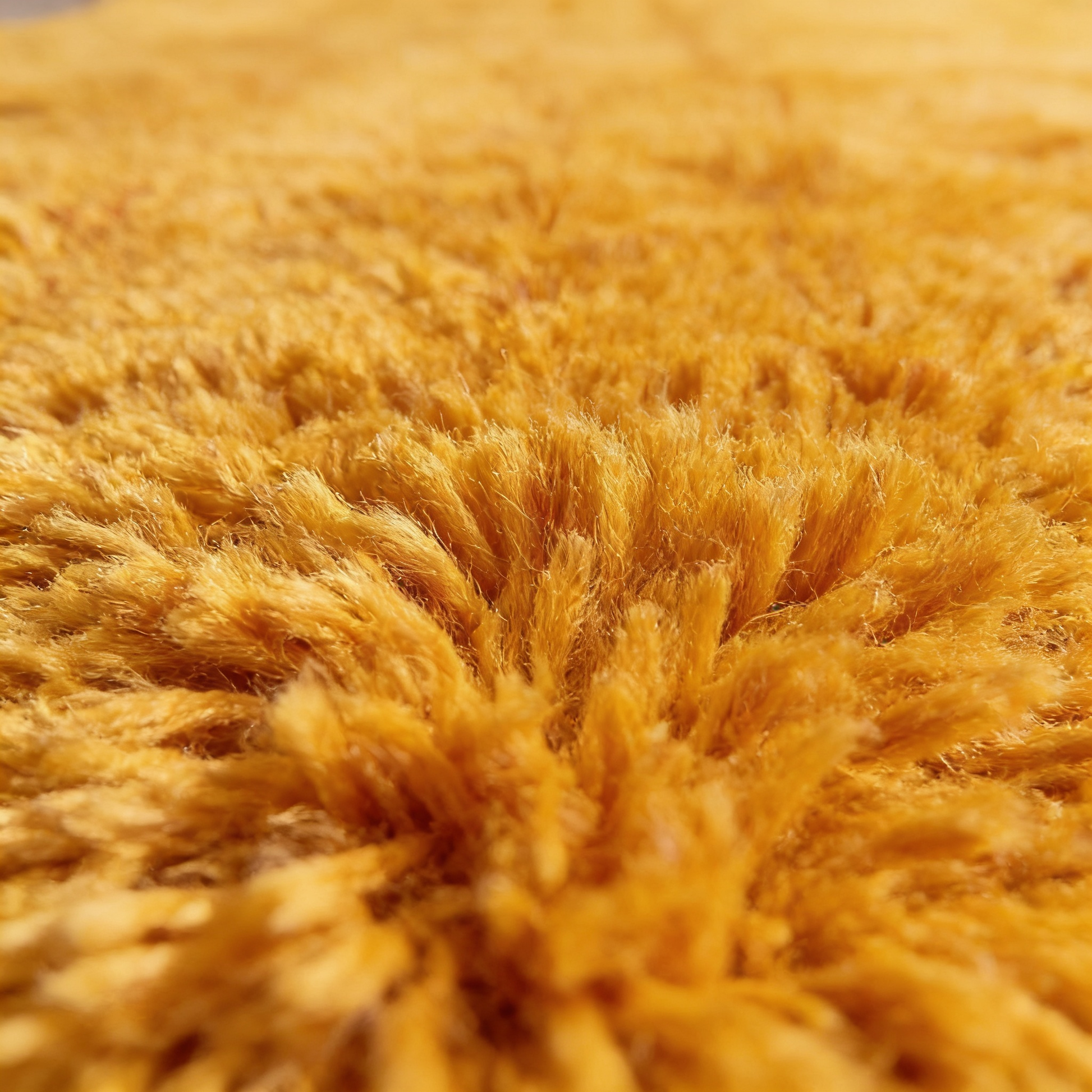 Tapis Berbère Mrirt coloré jaune d'or - détail macro de la laine et du tissage