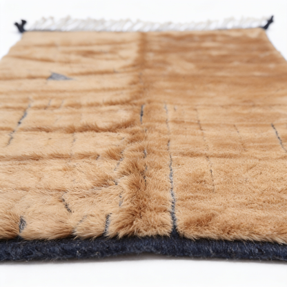 Tapis Berbère Mrirt - détail macro de la laine et du tissage