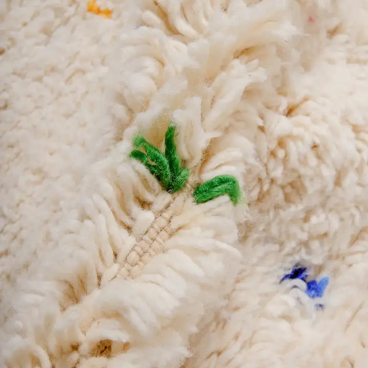 Tapis Azilal Blanc Pois Colorés - vue principale - tapis berbère fait main au Maroc
