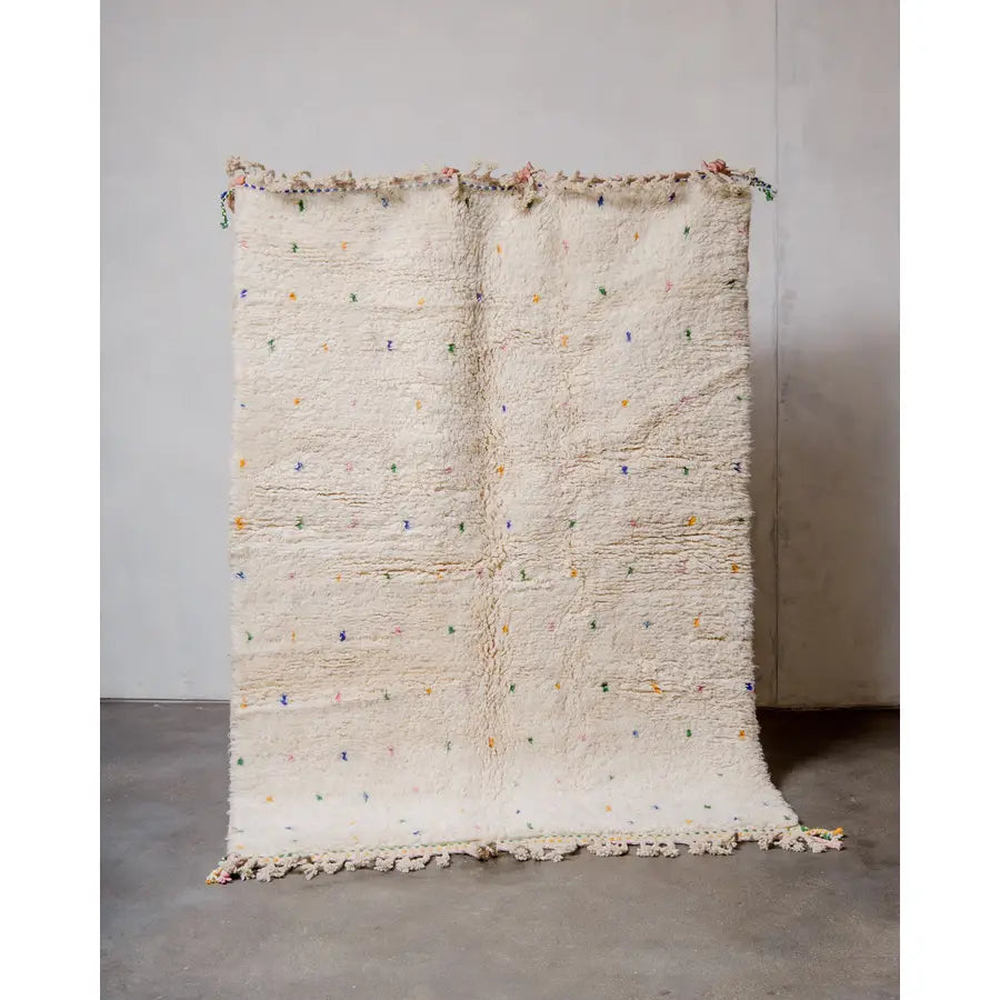 Tapis Azilal Blanc Pois Colorés - vue principale - tapis berbère fait main au Maroc
