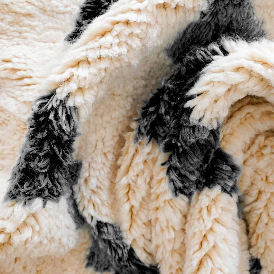 Tapis Beni Ouarain Classique Losanges Noirs Ivoire - qualité artisanale - tissage traditionnel marocain