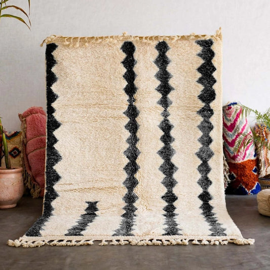 Tapis Beni Ourain Classique Losanges Noirs Ivoire - vue principale - tapis berbère fait main au Maroc