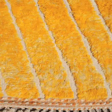 Tapis Beni Ourain Laine Jaune - détail de la texture - laine naturelle de haute qualité