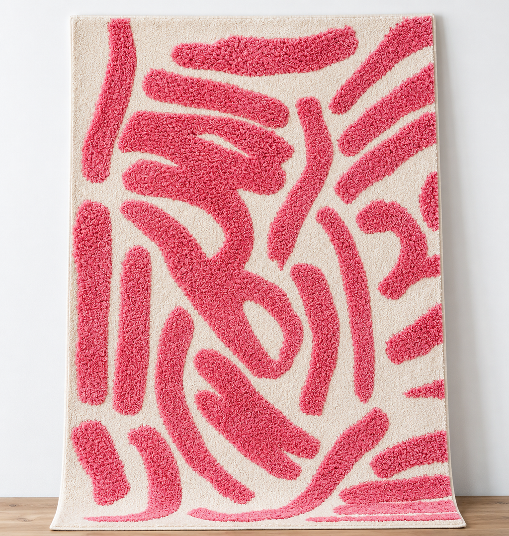 Tapis berbère rose et écru motif courbes en relief vue de face – MaisonTifinagh